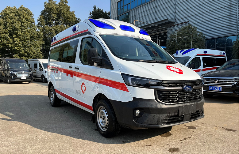 2023版新款福特V362監(jiān)護型救護車