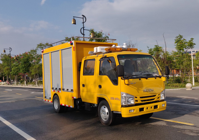 五十鈴雙排救險(xiǎn)車.jpg