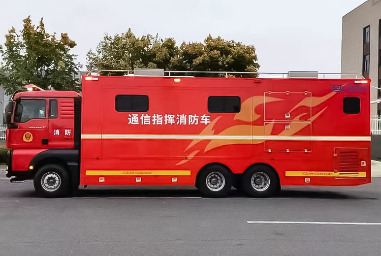 重汽汕德卡指揮車3.jpg